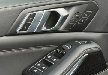 BMW X5 G05 M SUV Facelifting 4.4 M60i 530KM 2024 BMW X5 M Salon PL M Sport Hak 360 Gwarancja Bezwypadkowy FVAT23, zdjęcie 24