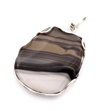 WISIOREK SREBRNY Z KRZEMIENIEM PASIASTYM