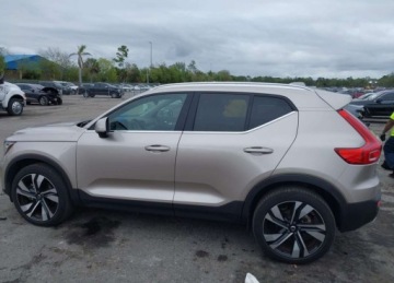 Volvo XC40 Crossover Facelifting 2.0 B5 250KM 2023 Volvo XC 40 2023r., B5 Plus Bright Theme, 2L, od ubezpieczalni 2.0 Benzyna, zdjęcie 7