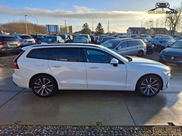 Volvo V60 II  2022 Volvo V60 2,0 B3 mild hybrid 163KM panorama navi elektryka led hak alu opl, zdjęcie 4