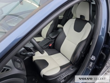 Volvo V40 II Cross Country Facelifting 2.0 T4 190KM 2018 Volvo V40 Salon PL FV23 Summum T4 AWD 190KM Skóra, zdjęcie 11