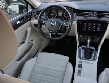 Volkswagen Passat B8 Limousine 2.0 TDI BlueMotion SCR 190KM 2018 VW Passat 2.0 TDI, Salon Polska, Serwis ASO, zdjęcie 6