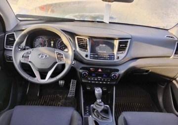 Hyundai Tucson III 2015 Hyundai Tucson 2015r, 1.7 CRDI. Uszkodzony przod. 1.7 Diesel 117KM, zdjęcie 5