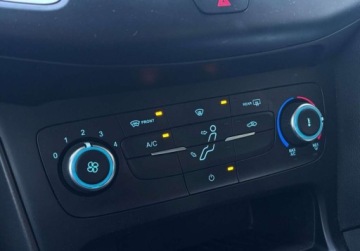 Ford Focus III Kombi Facelifting 1.5 EcoBoost 150KM 2017 Ford Focus 1.5 EcoBoost 150KM SYNC EDITION SalonPL Grzana szyba czujniki, zdjęcie 11