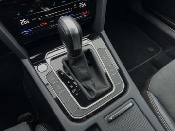 Volkswagen Arteon Fastback Facelifting 2.0 TDI SCR 150KM 2022 Volkswagen Arteon 2.0TSI 190KM Elegance DSG SerwisASO Keyless Acc Navi Vir, zdjęcie 20