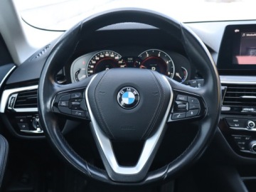 BMW Seria 5 G30-G31 Touring 520d 190KM 2018 BMW 5 520d, 187 KM, Automat, Skóra, Navi, Klima, zdjęcie 15