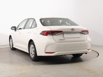 Toyota Corolla XII Sedan 1.5 VVT-i 125KM 2021 Toyota Corolla 1.5 VVT-i, Salon Polska, zdjęcie 3