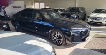 BMW Seria 7 G70 2023 BMW Seria 7 Salon Polska Radary automatyczne drzwi wszystkie pakiety Mpro, zdjęcie 3