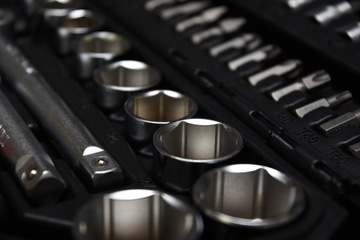 ZESTAW NARZĘDZIOWY KLUCZE NASADOWE WKRĘTAKI GRZECHOTKI BITY YATO 1/2