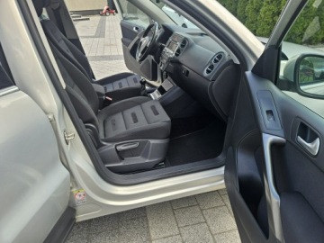Volkswagen Tiguan I 2009 Volkswagen Tiguan 2.0 170 KM Klimatronik Napęd, zdjęcie 9