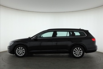 Volkswagen Passat B8 Variant Facelifting 2.0 TDI SCR 150KM 2022 VW Passat 2.0 TDI, Salon Polska, 1. Właściciel, zdjęcie 2