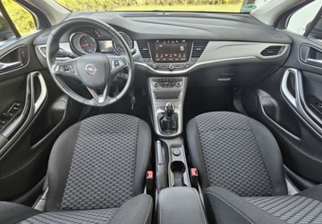 Opel Astra K Hatchback 5d 1.4 Turbo 125KM 2018 Opel Astra Benzyna 1,4 ,Zarejestrowany, Niski przebieg,Faktura 1.4 Benzyna, zdjęcie 4