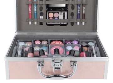 Косметичка, чемодан, коробочка, набор из 42 косметических средств.