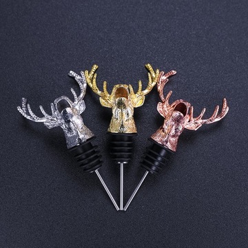 Бутылки виски с винным ликером Deer Head