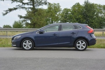 Volvo V40 II Hatchback 1.6 D2 115KM 2014 Volvo V40 1.6 HDi automat nawi kamera serwis ASO, zdjęcie 2