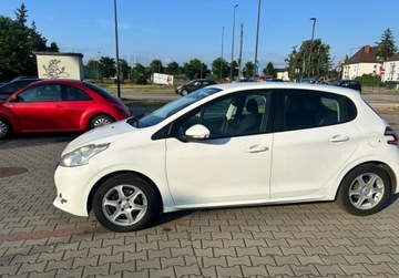 Peugeot 208 I Van 1.4 HDI 68KM 2013 Peugeot 208 Sprzedam Peugeot 208 Ekonomiczny i Wyposazony 1.4 Diesel, zdjęcie 2