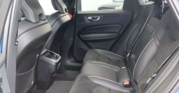 Volvo XC60 II Crossover T6 310KM 2018 Volvo XC 60 T6 AWD 310KM R-Design 2.0 Benzyna 310KM, zdjęcie 16