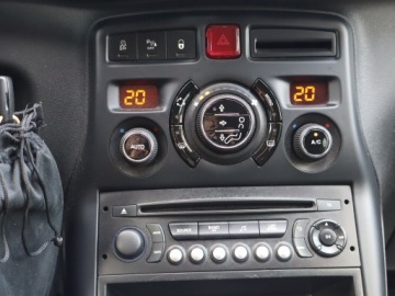 Citroen C3 Picasso 1.2 PureTech 110KM 2015 Citroen C3 Picasso 1.2 PureTech, Salon Polska, zdjęcie 11