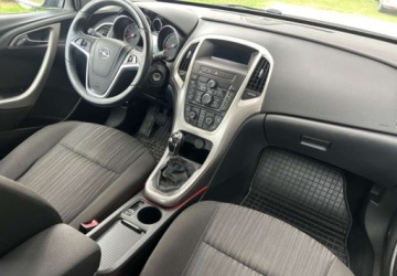 Opel Astra J Hatchback 5d 1.6 Turbo ECOTEC 180KM 2010 Opel Astra Opel Astra 1,6T 180KM, Parktronik Przod i Tyl, Oplacony, Zadbany, zdjęcie 12