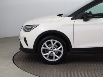 Seat Arona Crossover 1.0 EcoTSI 110KM 2021 Seat Arona 1.0 TSI, Salon Polska, 1. Właściciel, zdjęcie 14