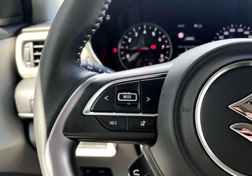 Suzuki Swift VI Hatchback Facelifting 1.2 DualJet SHVS 83KM 2024 Suzuki Swift Premium Plus 1.2 mild Hybrid 5MT Srebrny Auto demonstracyjne, zdjęcie 21