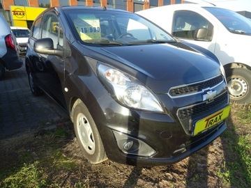 Chevrolet Spark II Hatchback facelifting 1.0L DOHC 68KM 2014 Chevrolet Spark Samochód z niskim przebiegiem.