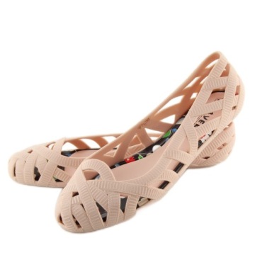 АРОМАТНЫЕ АЖУРНЫЕ МЕЛИСКИ Бежевые резиновые балетки r39