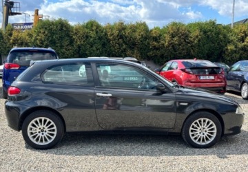Alfa Romeo 147 Hatchback 1.9 JTD 115KM 2006 Alfa Romeo 147 2006 r. 1.9 Diesel 116KM, zdjęcie 6