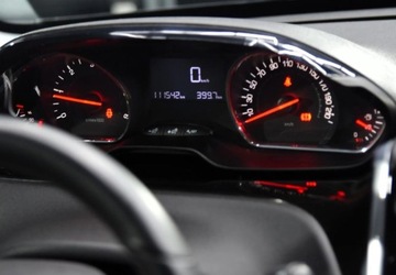 Peugeot 208 I Hatchback 5d 1.4 HDI 68KM 2014 Peugeot 208 1.4 Diesel _ 68 KM - Zarejestrowany _ Serwisowany 1.4 Diesel, zdjęcie 5