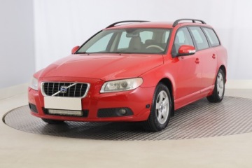 Volvo V70 III Kombi 2.0 145KM 2008 Volvo V70 2.0, GAZ, Xenon, Klima, Klimatronic, zdjęcie 1