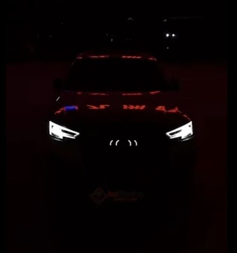 ЭМБЛЕМА AUDI LED LOGO DYNAMIC GRILL — БЕЛАЯ