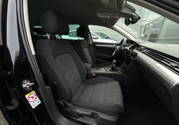Volkswagen Passat B8 Variant Facelifting 2.0 TDI SCR 150KM 2022 Volkswagen Passat Variant Business Pakiety, FV 23, ACC, Asystenci, Czujni, zdjęcie 16