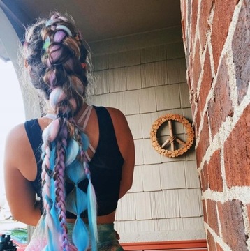 СИНТЕТИЧЕСКИЕ ВОЛОСЫ ДЛЯ БРИТАНСКОГО ОМБРЕ ЦВЕТНЫЕ БРИТАНСКИЕ ПЯДИ 130СМ