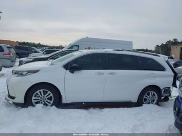 Toyota Sienna III 2022 Toyota Sienna XSE 2022 2.5 Hybryda 189KM, zdjęcie 2