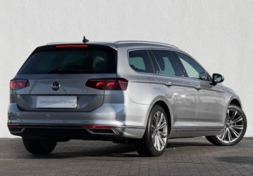 Volkswagen Passat B8 Variant Facelifting 2.0 TDI SCR 200KM 2022 Volkswagen Passat Variant Hak IQ.Light Travel Assist Kamery 360 Salon P, zdjęcie 1