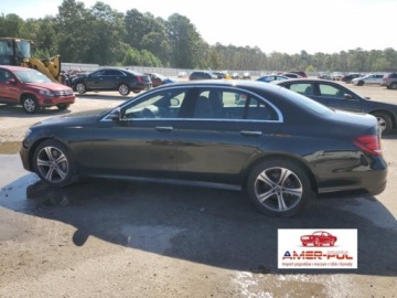 Mercedes Klasa E W213 2020 Mercedes-Benz Klasa E 2020 MERCEDES-BENZ E 350 4MATIC 2.0 Benzyna 255KM, zdjęcie 1