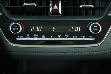 Toyota Corolla XII Sedan 1.8 Hybrid 122KM 2022 Toyota Corolla 1.8 Hybrid, Salon Polska, zdjęcie 9