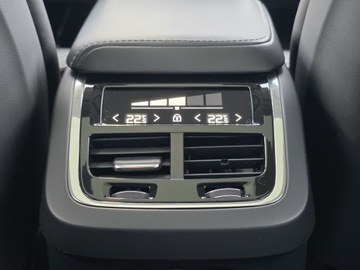 Volvo V60 II  Kombi 2.0 D4 190KM 2019 Volvo V60 Cross Country Salon PL Pro D4 B 190KM AW, zdjęcie 32