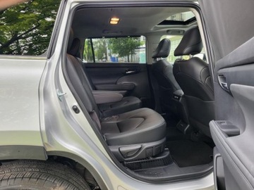 Toyota Highlander III 2.5 248KM 2023 highlander XLE * 2.5l Hybrid 247KM 4X4/AWD Przebieg:9,928km Idealny stan, zdjęcie 34