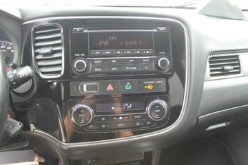 Mitsubishi Outlander III 2018 Mitsubishi Outlander ROK 2018 POJ 2,3 150 KM, zdjęcie 17