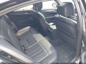 BMW Seria 5 G30-G31 2022 BMW Seria 5 M550i xDrive 2022 4.4l 4.4 Benzyna 523KM, zdjęcie 12