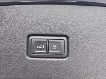 Audi Q8 SUV 3.0 55 TFSI 340KM 2024 Audi Q8 pneumatyka, head up, hak, aktywny tempomat, 3.0 Benzyna 340KM, zdjęcie 31
