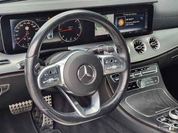 Mercedes Klasa E W213 Coupe 2.0 220d 194KM 2018 Mercedes-Benz Klasa E E220d 194KM 2018r 169Tys KmAmg-Line Multibeam Bezwyp, zdjęcie 17