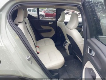 Volvo XC40 2024 Volvo XC 40 B5 Ultimate Bright Theme 2024 2.0l 2.0 Benzyna 247KM, zdjęcie 12