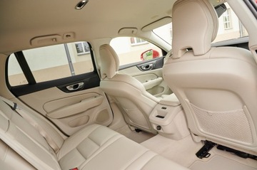 Volvo V60 II  Kombi 2.0 T5 250KM 2019 MEGA KOLOR __JASNE SKÓRY __SUPER PEDANTYCZNY STAN_