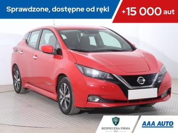 Nissan Leaf II Hatchback Elektryczny 40kWh 150KM 2018 Nissan Leaf 40 kWh, SoH 90%, Salon Polska