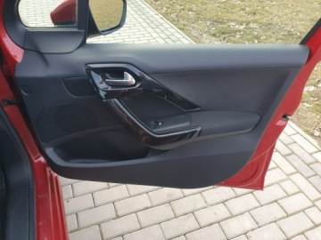 Peugeot 208 I Hatchback 3d 1.0 PureTech 68KM 2015 Peugeot 208 1.0 Benzyna Klimatyzacja 5 drzwi 2015r, zdjęcie 24