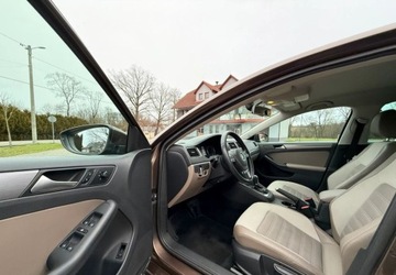 Volkswagen Jetta VI Sedan 1.4 TSI 122KM 2012 Volkswagen Jetta Volkswagen Jetta 1.4 TSI Highline Perfectline DSG 1.4, zdjęcie 13