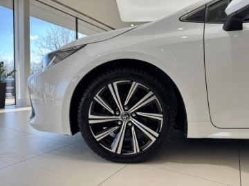 Toyota Corolla XII TS Kombi Facelifting 2.0 Hybrid Dynamic Force 196KM 2022 Toyota Corolla Comfort + Tech + Style / Kamera cof, zdjęcie 16