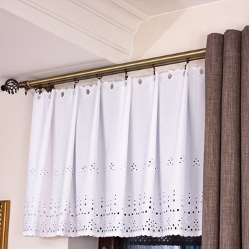 Задростка белая кухонная штора с вышивкой хлопок, высота 70 см